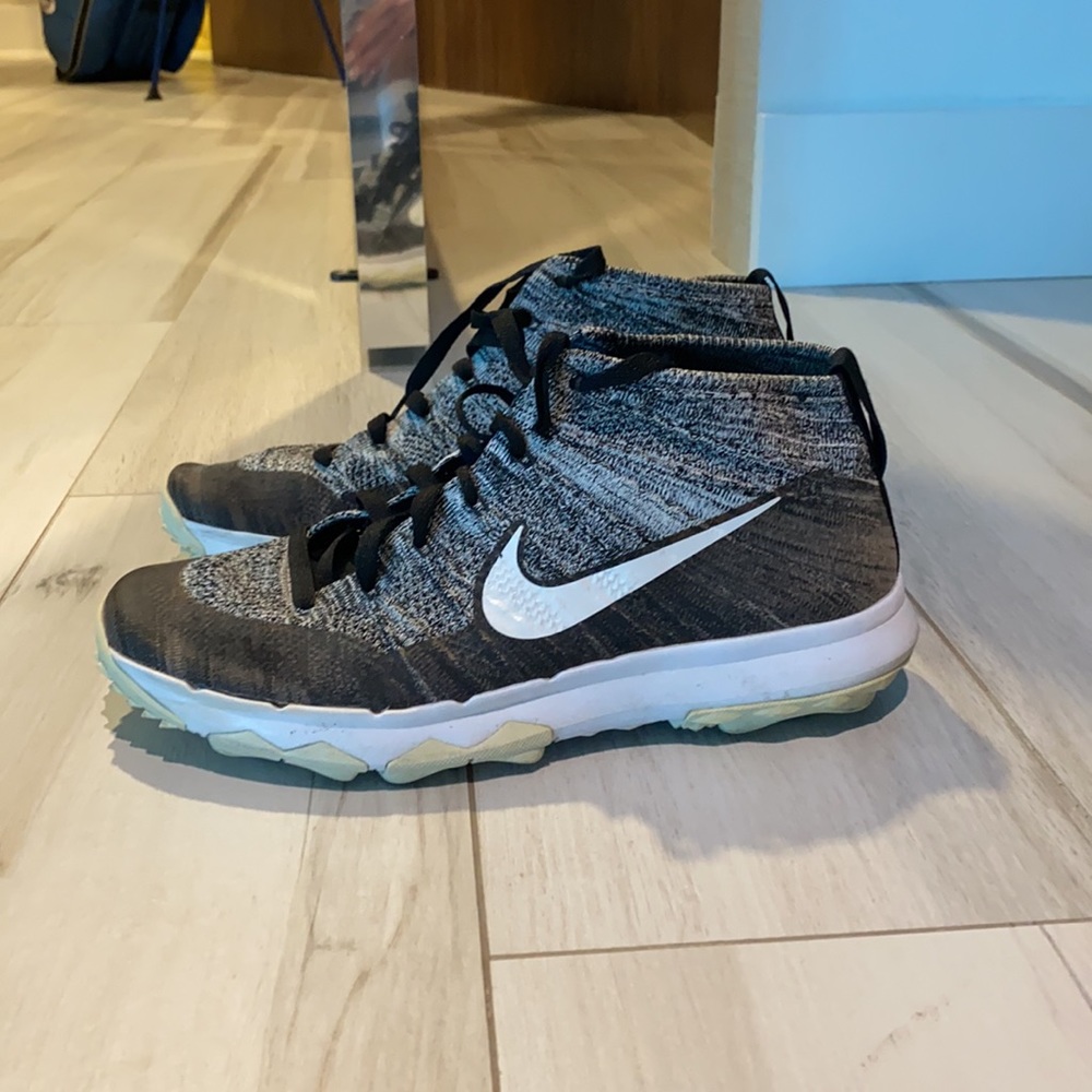 NIKE FLY KNIT GOLF SHOES 10.5